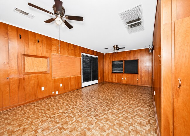 Building Photo - 800 W 34th Ave