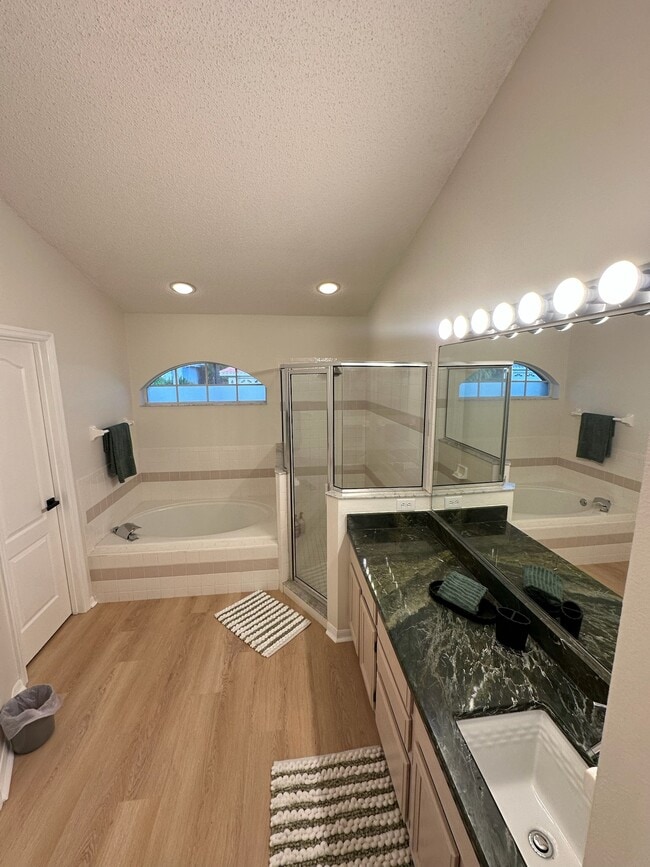 Building Photo - 8960 Huntington Pointe Dr