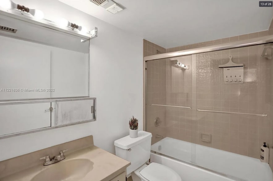 Bathroom 2 - 1621 Collins Ave