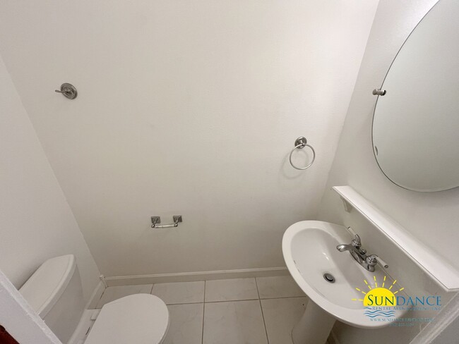 Building Photo - Sparkling Pool Oasis 3 Bedroom + Flex Spac...