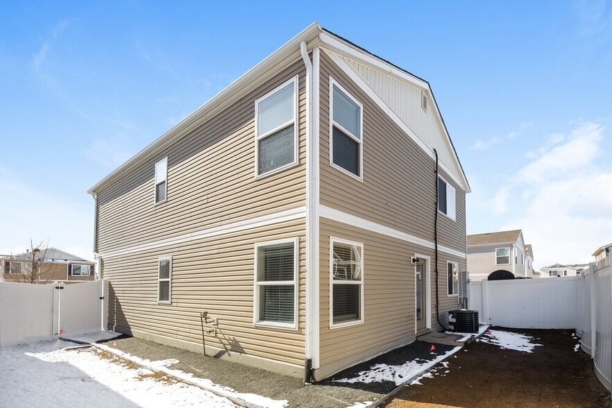Building Photo - 18619 E 46th Pl