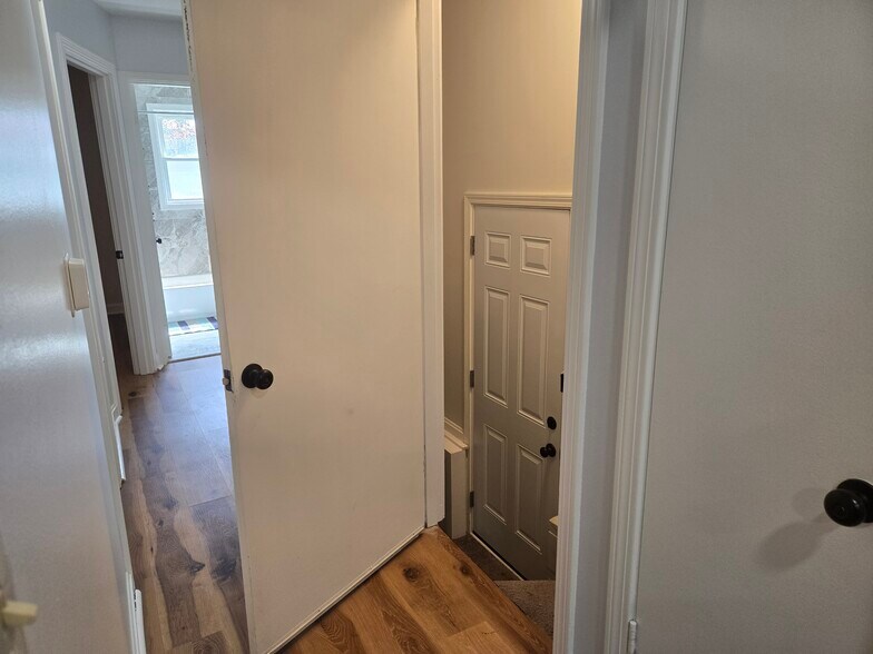 Building Photo - 1536 Arling Ave