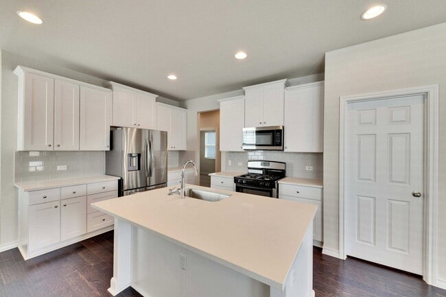 Building Photo - 12121 Cimaizon Dr