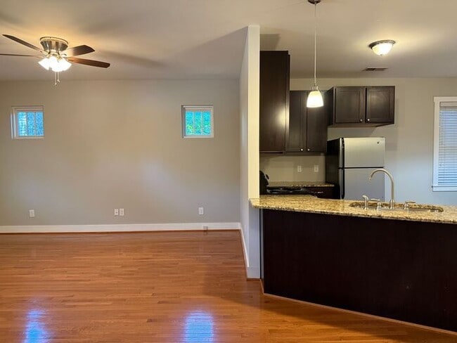 Building Photo - For Rent - Beautiful South Nashville House