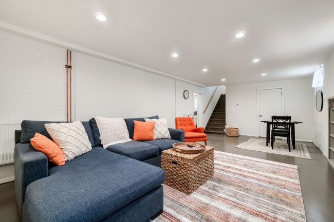 Building Photo - "Fully Furnished Monthly Rental - Newly Remodeled 2 bed Old Town bungalow "