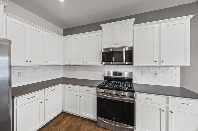 Building Photo - "Spacious 4-Bedroom Home Located In Desirable Walnut Creek Development"