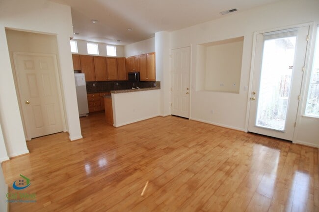 Building Photo - $6,195 - Gorgeous 2 Story 3 Bedroom 2.5 Bath Home steps away from Downtown Mountain View and Cal ...