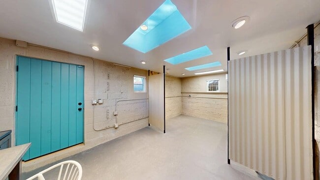 Building Photo - 901 Galisteo St