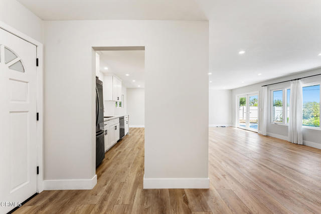 Building Photo - 1382 Calle Pimiento
