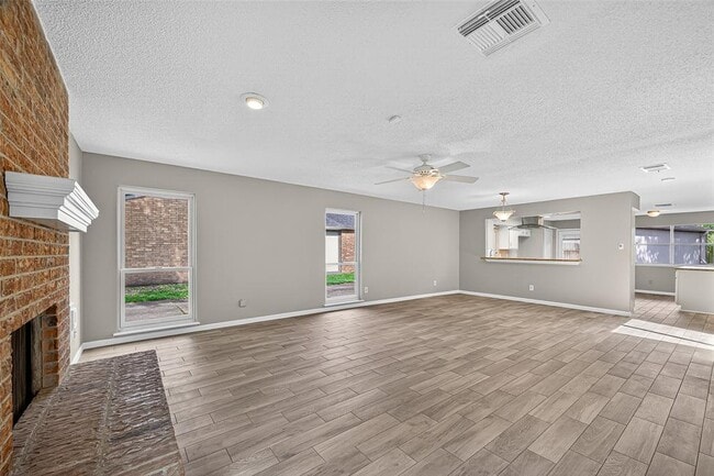 Building Photo - 16019 Parksley Dr