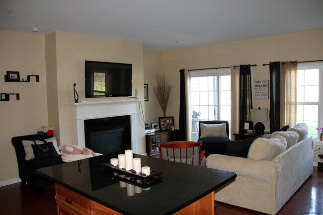 Building Photo - 304 WORTHINGTON Ter