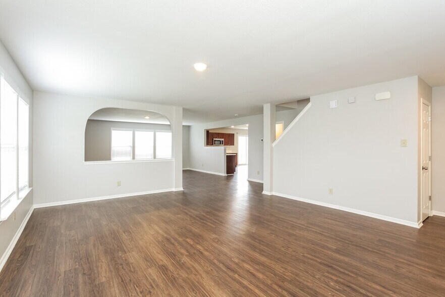 Building Photo - 8243 Retreat Ln