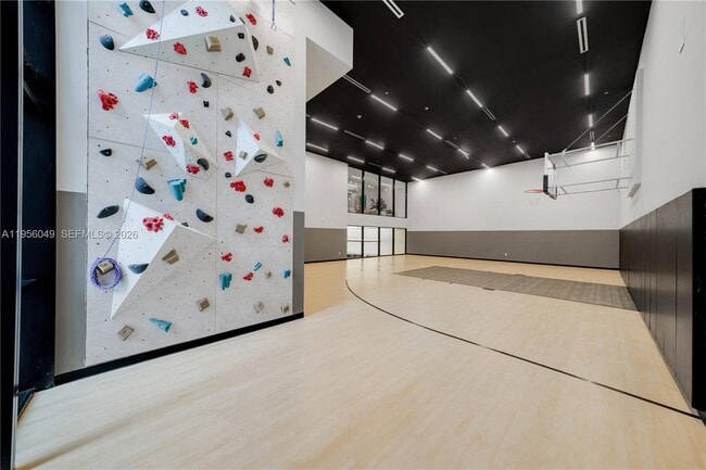 Building Photo - 225 N Miami Ave