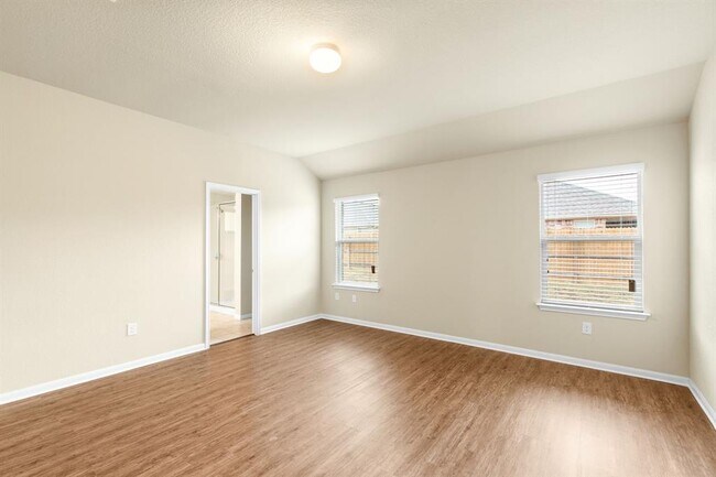 Building Photo - 609 Topaz Ln