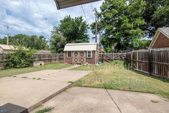 Building Photo - Spacious 4-Bedroom 2-Bathroom Home