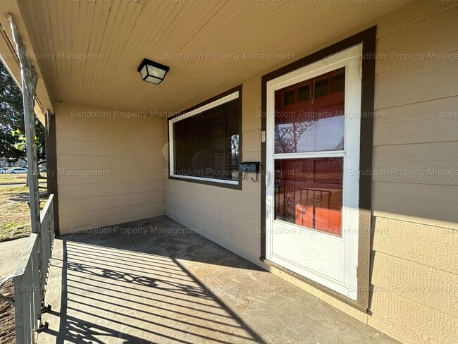 Building Photo - For Lease | Brookside | $1250 Rent