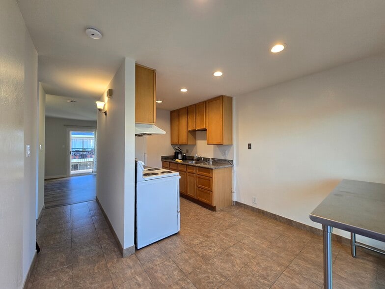 Building Photo - 14583 Doolittle Dr