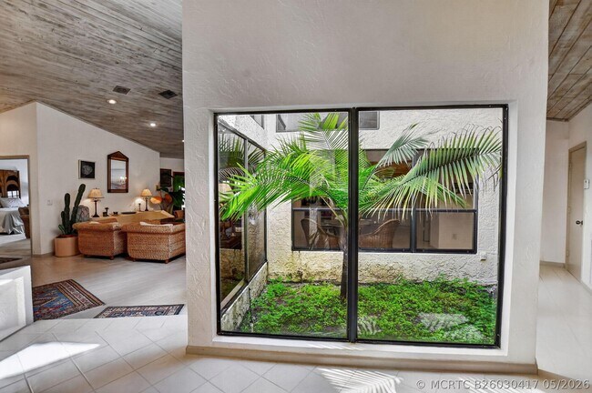 Building Photo - 22519 Esplanada Cir