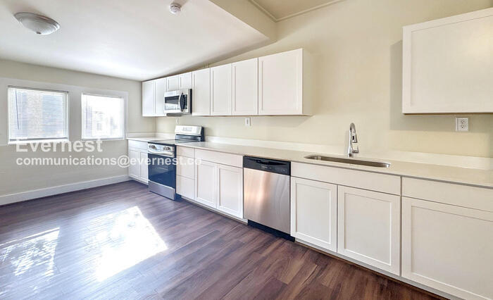 Building Photo - 1629 Alemeda Ave SW