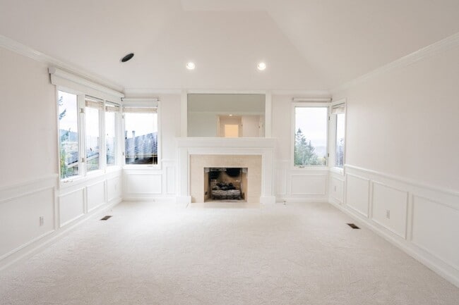 Building Photo - 4bd/3.75ba