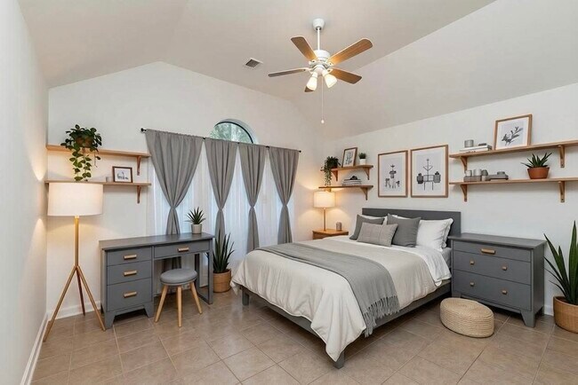 Building Photo - 18323 Water Mill Dr
