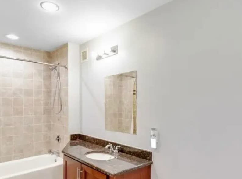 Building Photo - 1 Carriage City Plz