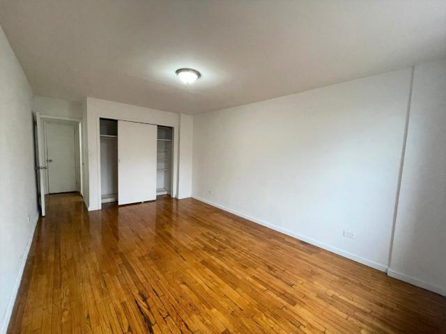 Building Photo - 2 bedroom in Flushing NY 11355