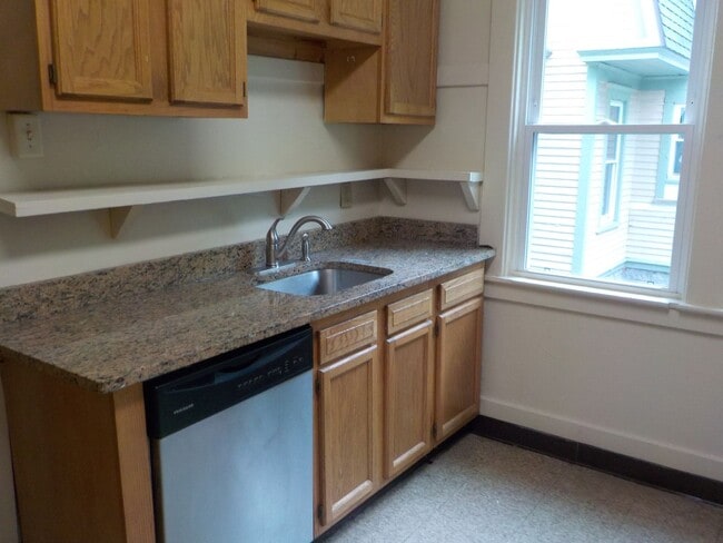 Building Photo - 969 Lancaster Ave