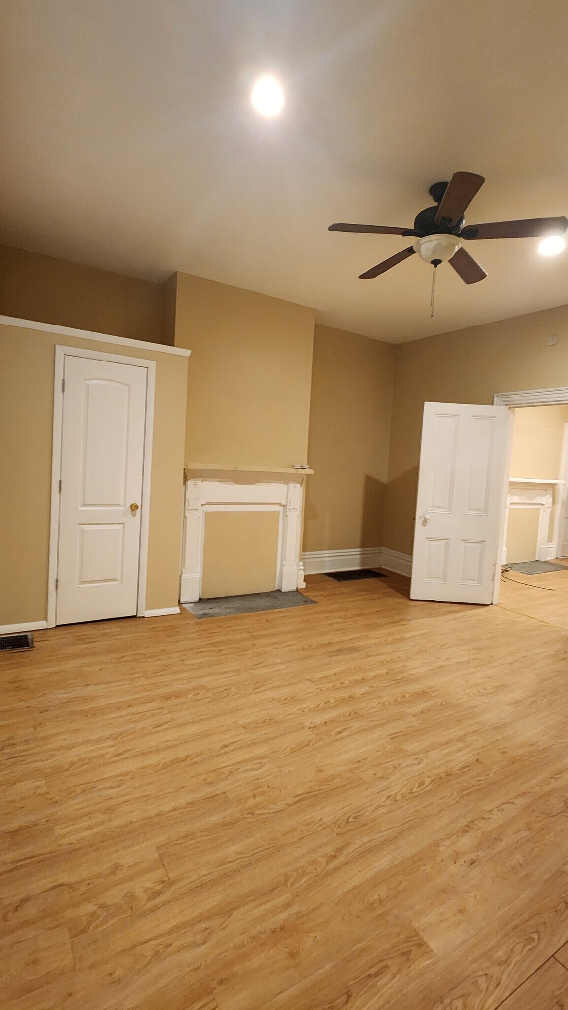 Building Photo - 4801 Sciota St