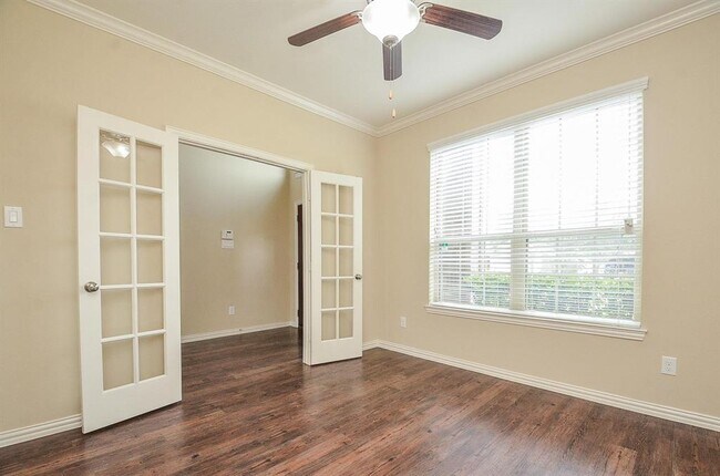 Building Photo - 6523 Point Hollow Ln