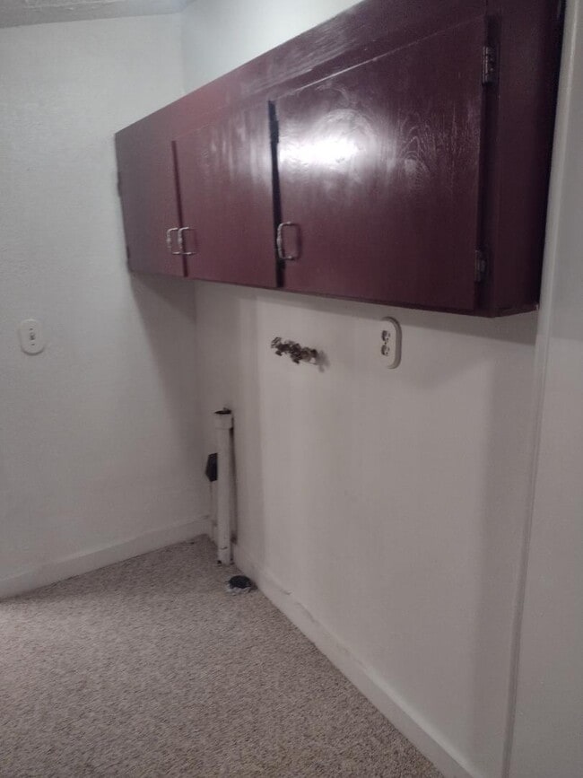 Building Photo - 711 W 11th Ave