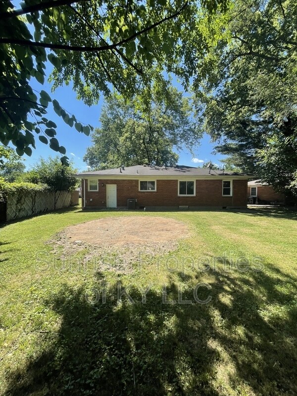 Building Photo - 3203 Hampstead Ct