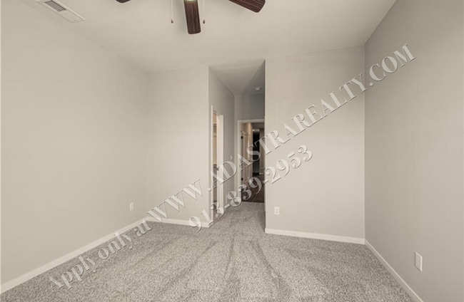 Building Photo - Brand New Townhome 3 Bed 2.5 Bath in Olath...