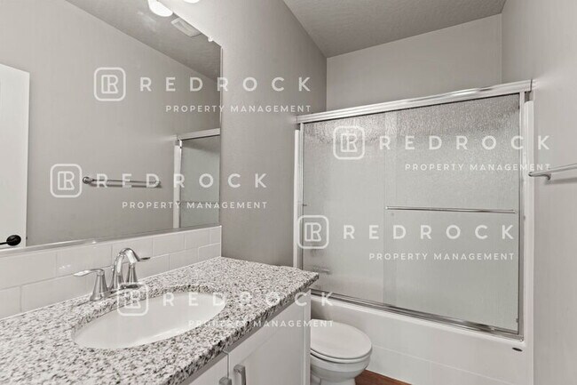 Building Photo - 1725 N Meyers Ct