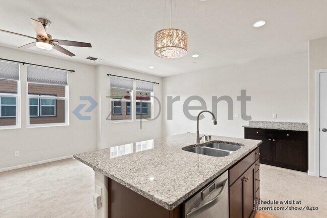 Building Photo - 5572 Campbell Ln