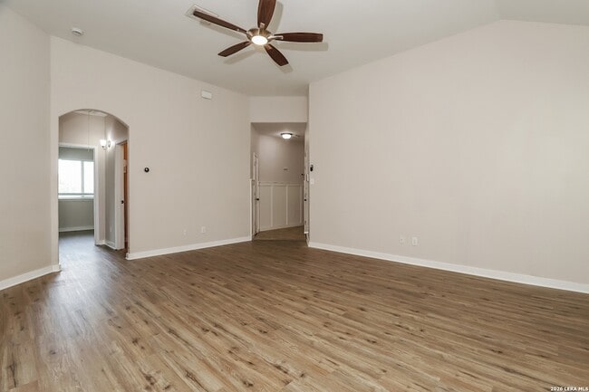 Building Photo - 1330 Plaza Lake Dr