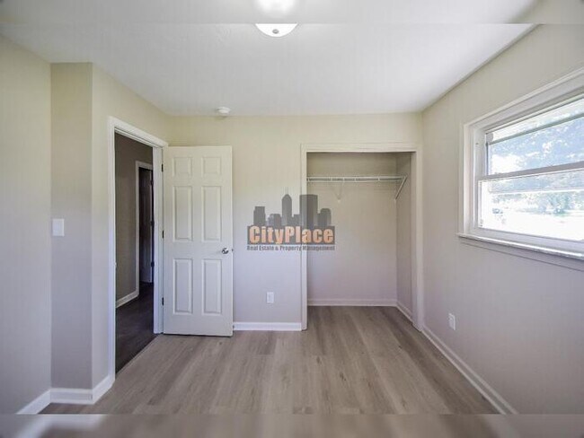 Building Photo - 7504 Honnen Dr N