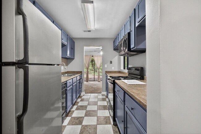 Building Photo - 3575 Oakvale Rd