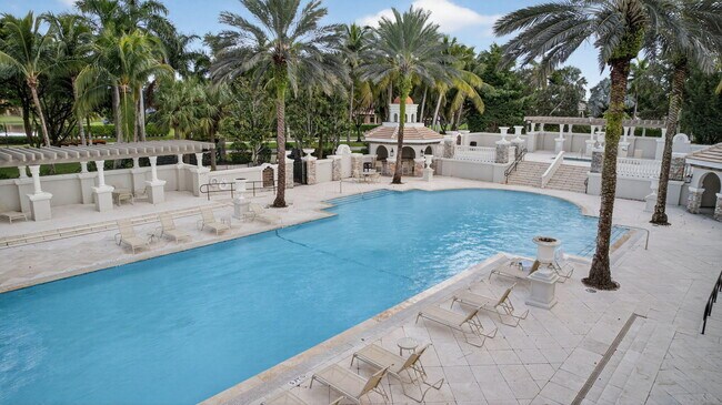 Building Photo - 10337 Trianon Pl