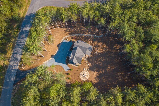 Building Photo - Stunning House w/ Amenities to Camp Lake J...
