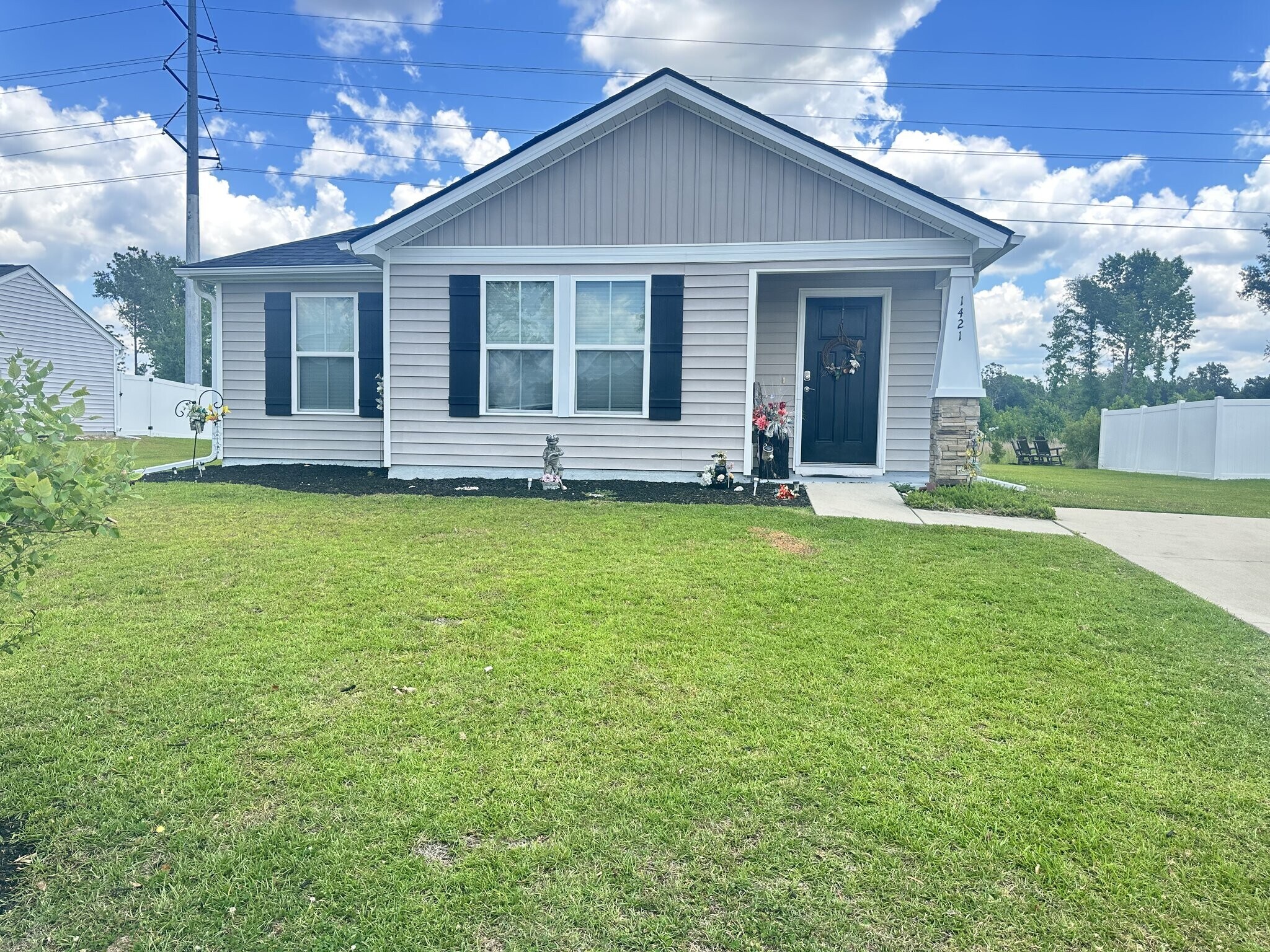 Building Photo - 1421 Leatherman Rd