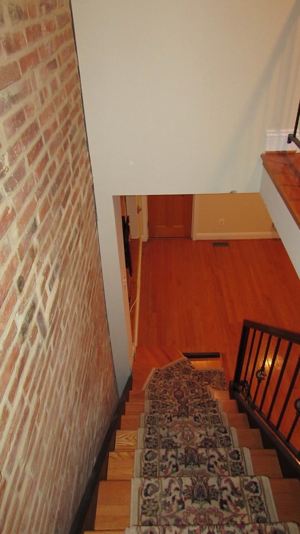 Building Photo - Amazing Rehab Townhome with Deck