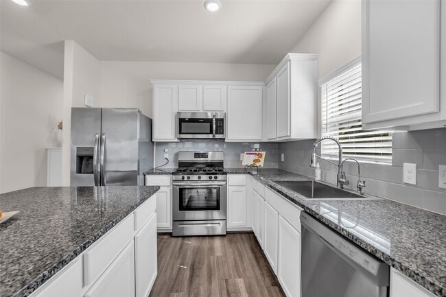 Building Photo - 28130 Aspen Horizon Dr