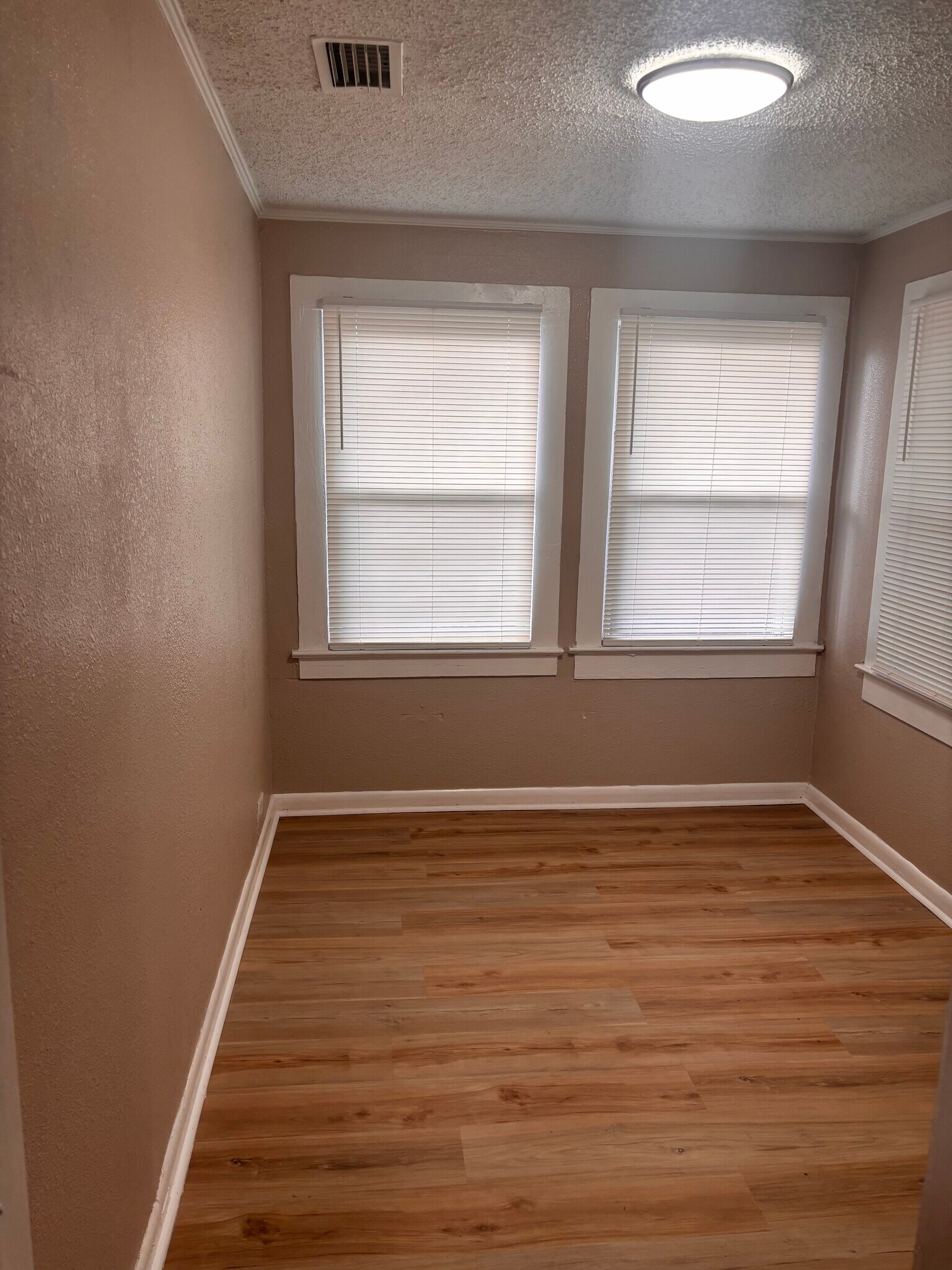 Building Photo - 617 Ivy St