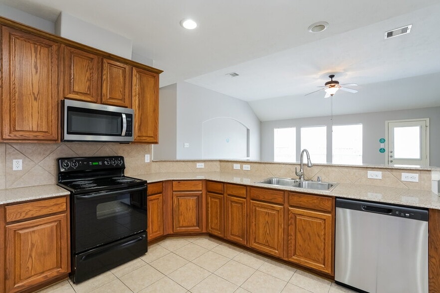 Building Photo - 26019 Chapman Falls Dr