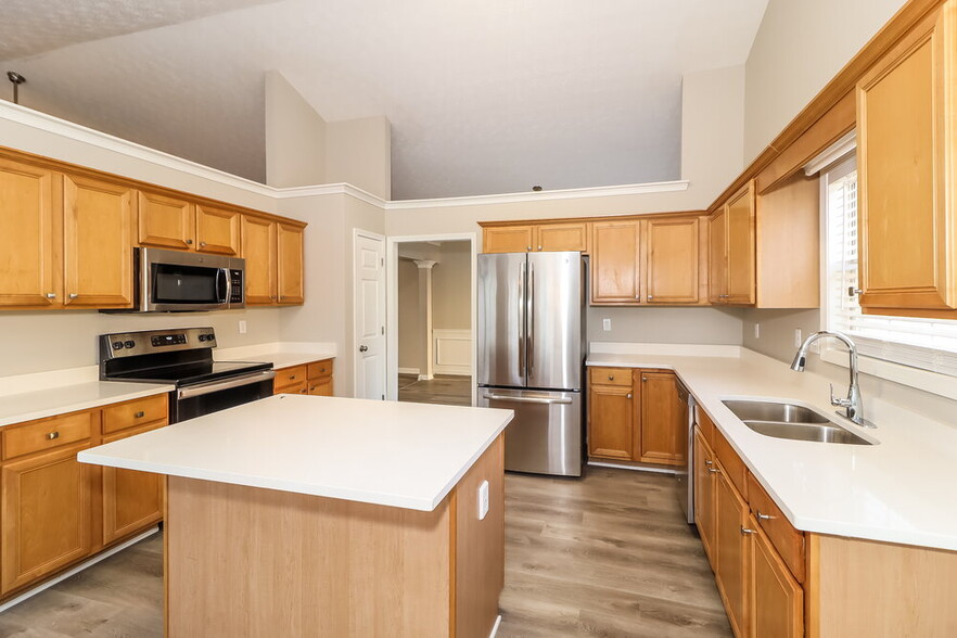Building Photo - 1295 Mill Shyre Way