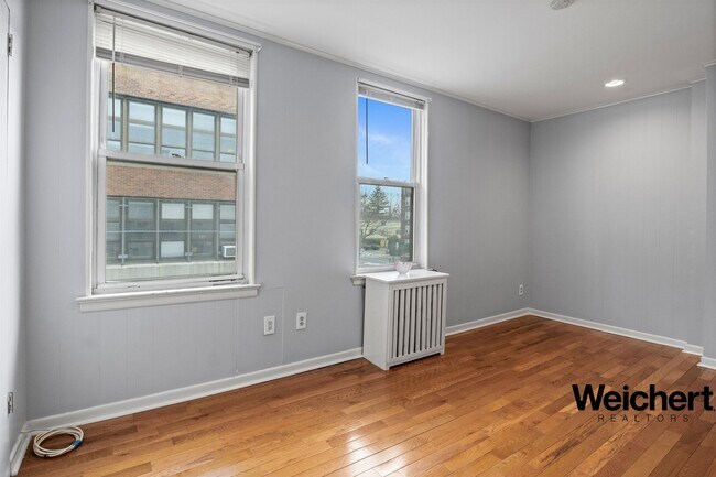 Building Photo - 800-802 KENNEDY Blvd