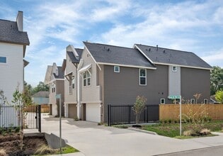 Building Photo - 7504 B Carver Rd