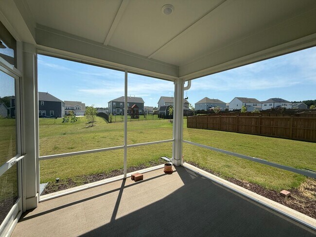 Building Photo - Luxurious 5BD, 4.5BA Holly Springs Home in an HOA Community with Resort-Style Amenities near Down...