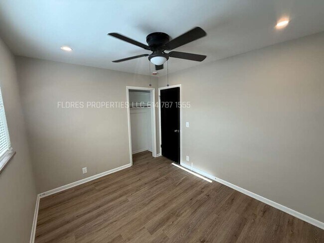 Building Photo - 4406 Glenmawr Ave